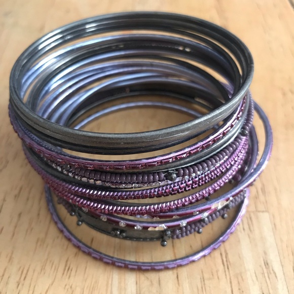 Bangle bracelets and Hoop earrings - Picture 2 of 3